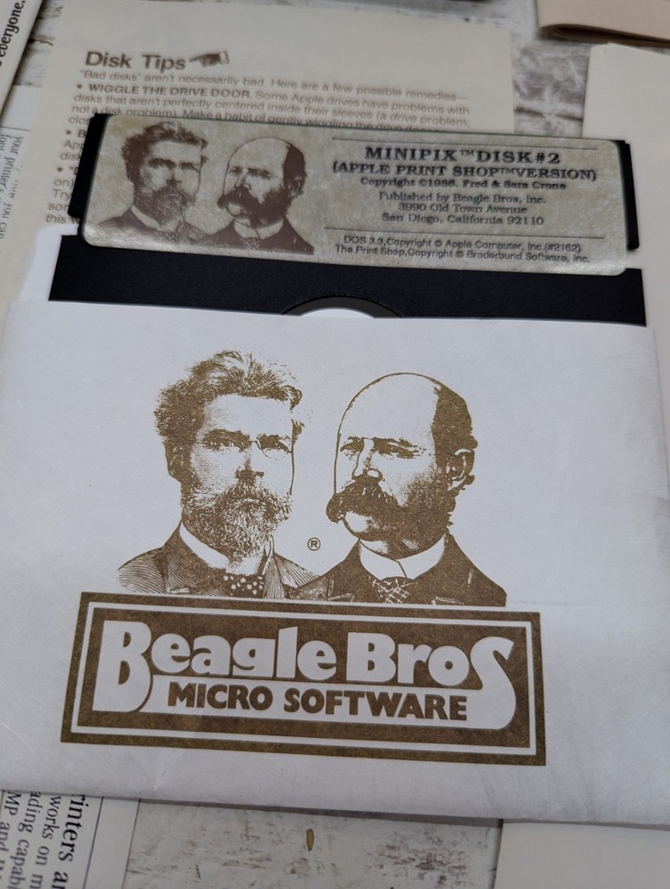 1985 APPLE COMPUTER 5.25" Floppy Disk MINIPIX ProDOS Version Beagle Bros #2