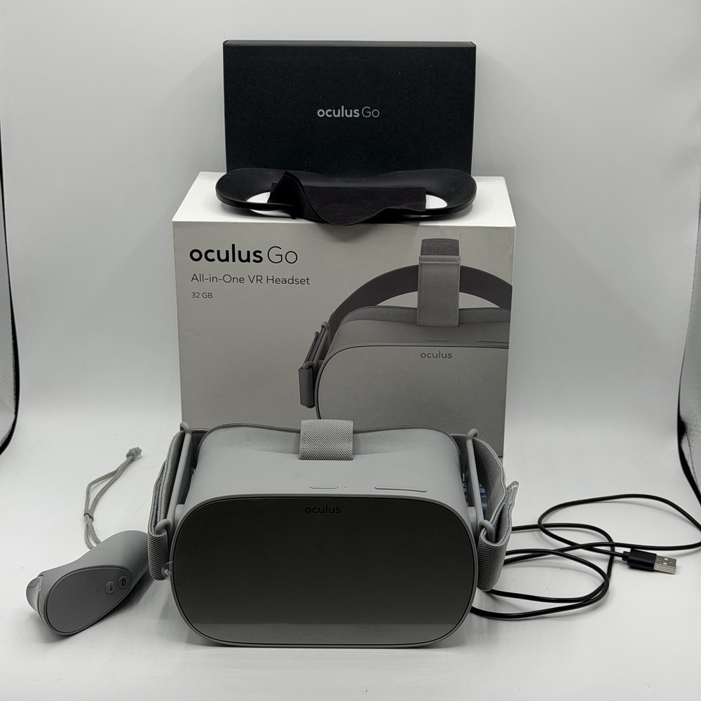 Oculus Go Virtual Reality Headset 32GB Standalone VR Headset  Complete In Box