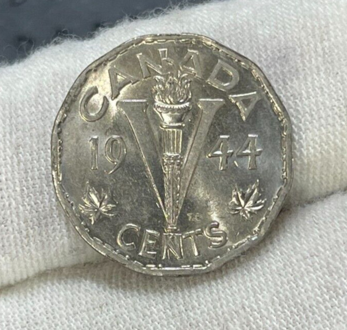 1944 Canada 5 Cents Coin Excellent Condition