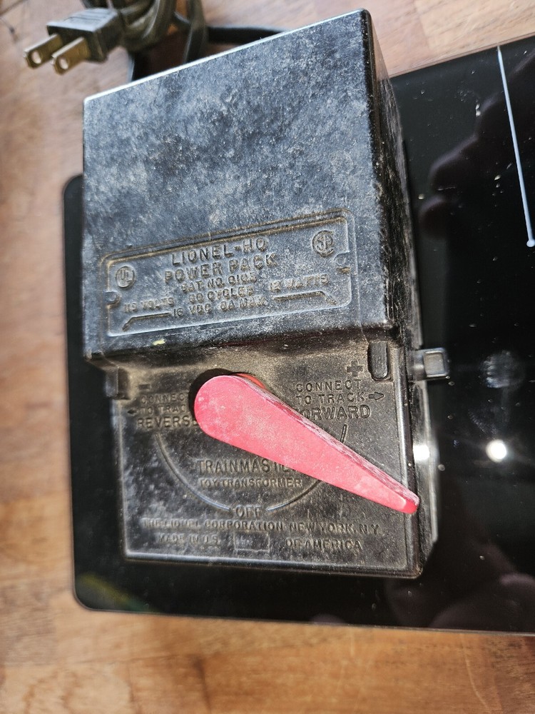 LIONEL HO GUAGE POWER SUPPLY, BENCH METER TESTED GOOD