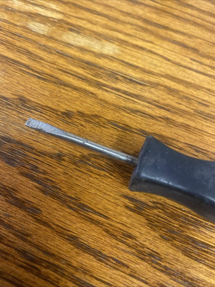 Snap On Tools, SSD234 flat screwdriver, Black Handle