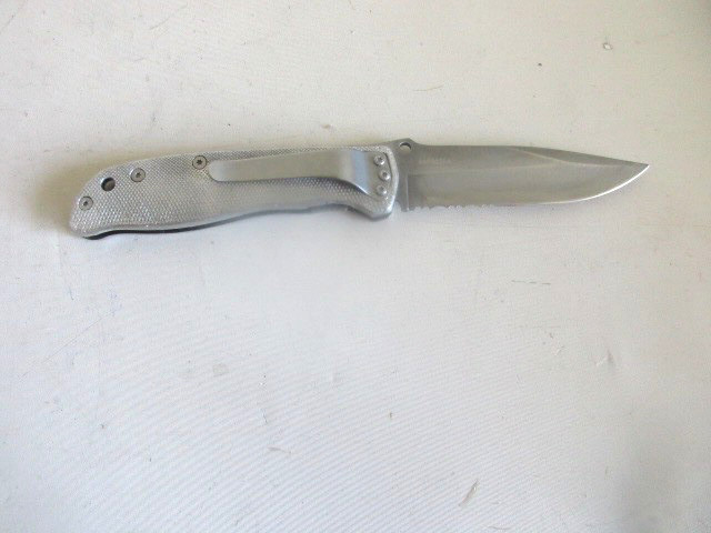 Vintage Gerber Folding Pocket Knife Lockback #4660920A. Lightweight and sharp