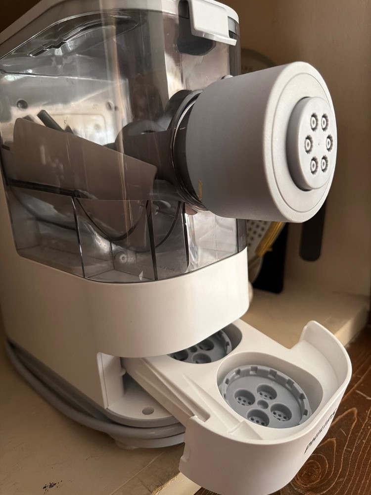 Philips Viva Collection Fully Automatic Pasta Maker HR2370/05 (SPG065578)