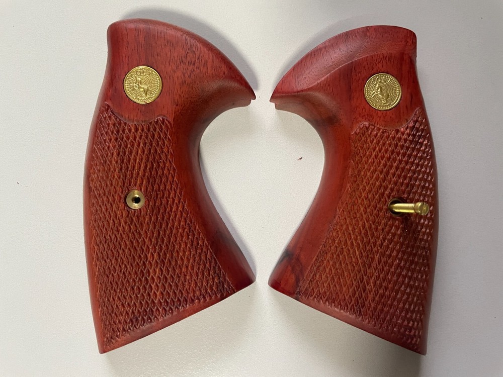 New  Checker on Wood Decorative Grips For Colt Python grip, Checker