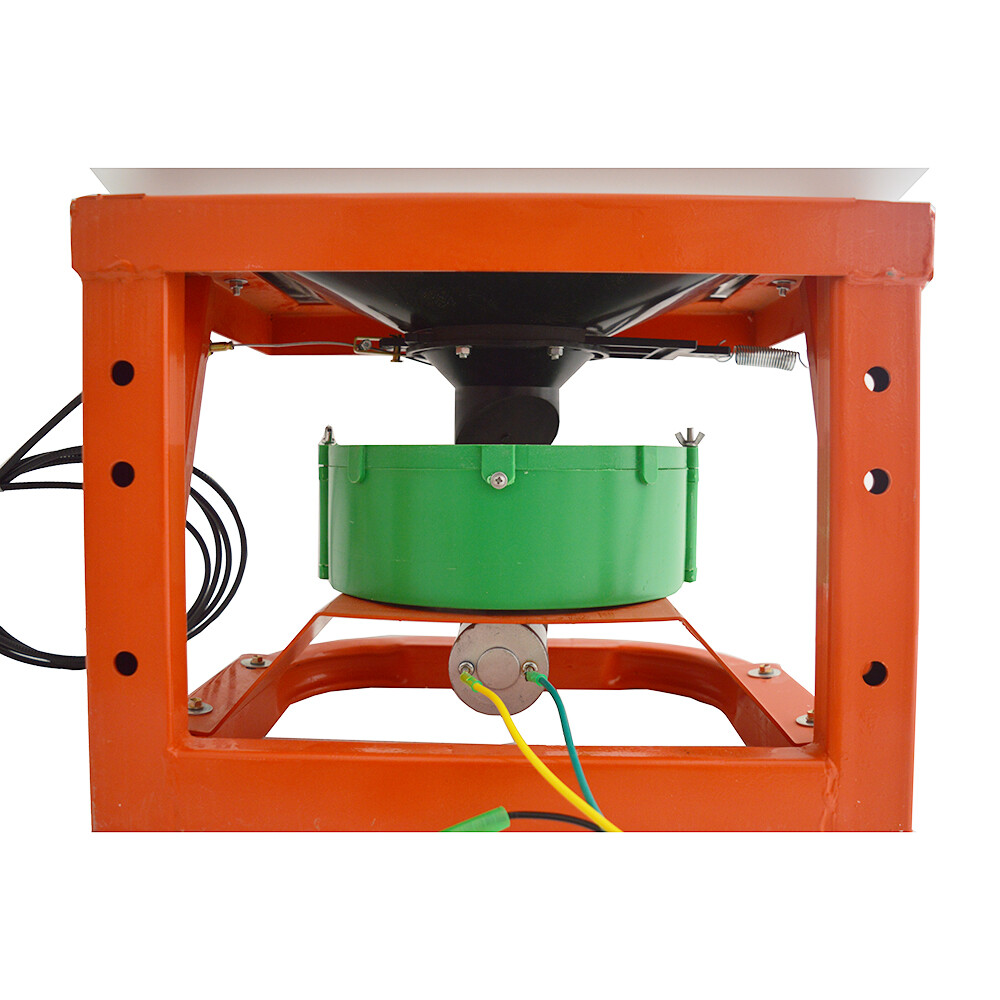 Seed Fertilizer Broadcast Tool Tractor Front Spreading Hopper Capacity 120Kg