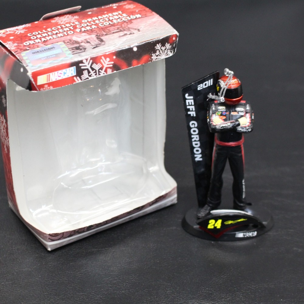 2011 JEFF GORDON #24 NASCAR Driver Ornament
