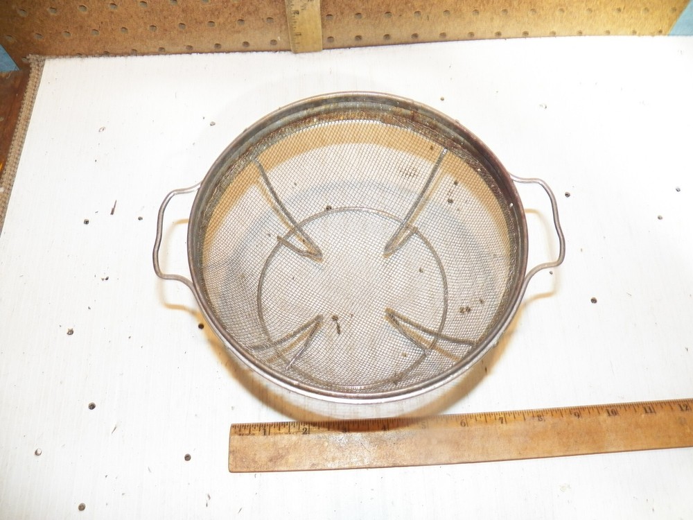 Vintage Rustic Farmhouse Wire Mesh Footed Screen Strainer Colander