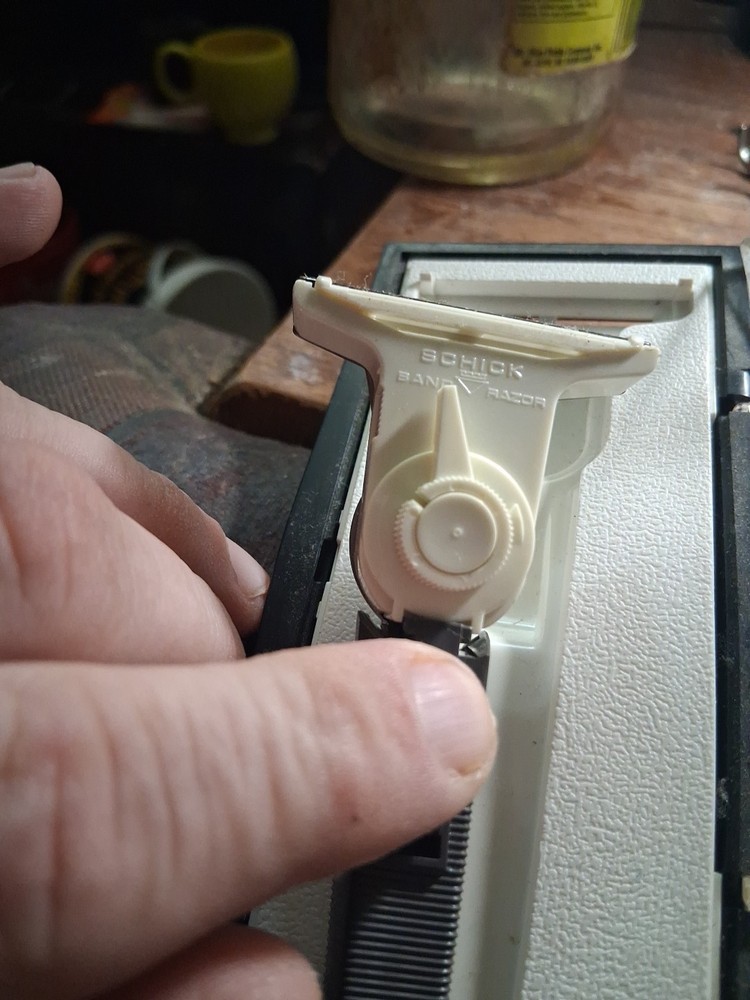 Vintage Schick Band Razor in Silver With Original Case