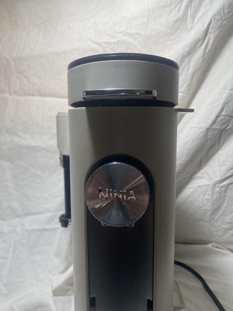 Ninja Single Serve Coffee Maker 6 to 24 oz Barely used, see description