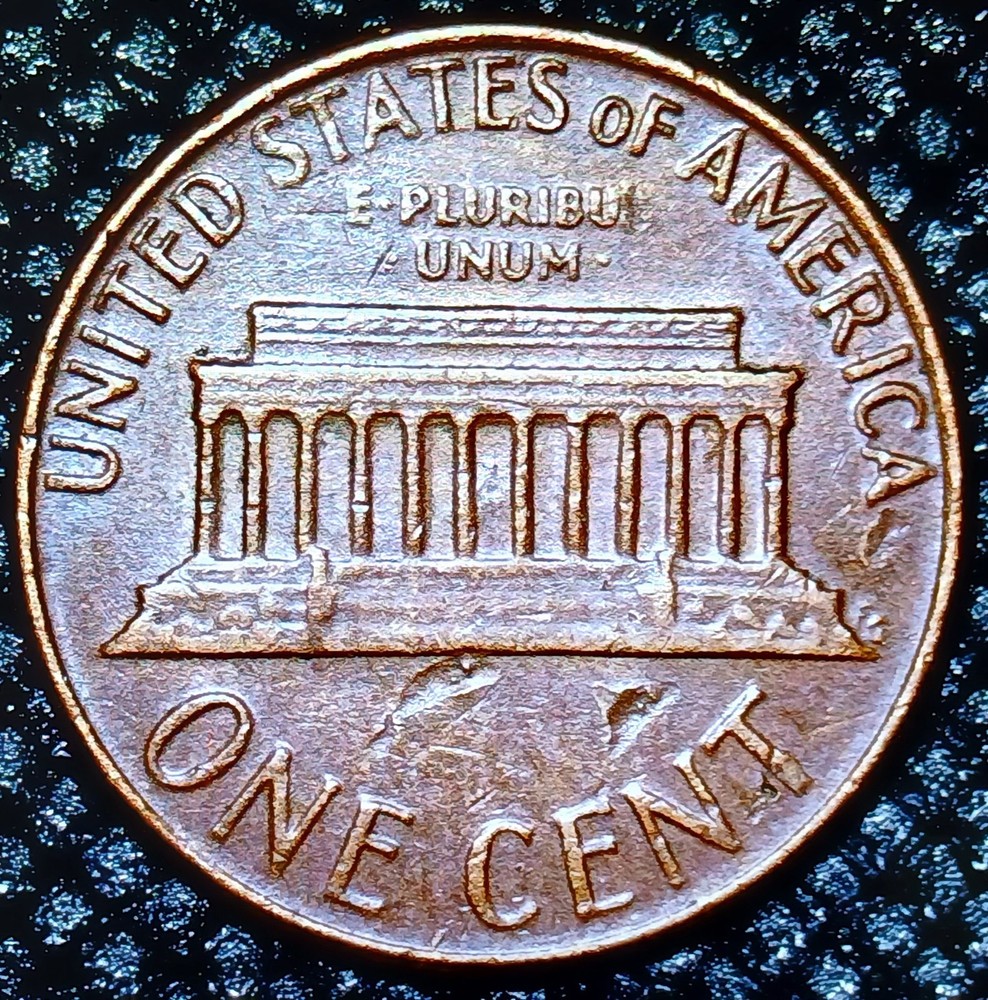 1978 Lincoln Memorial Cent With Multiple Strike Throughs On Reverse Mint Error