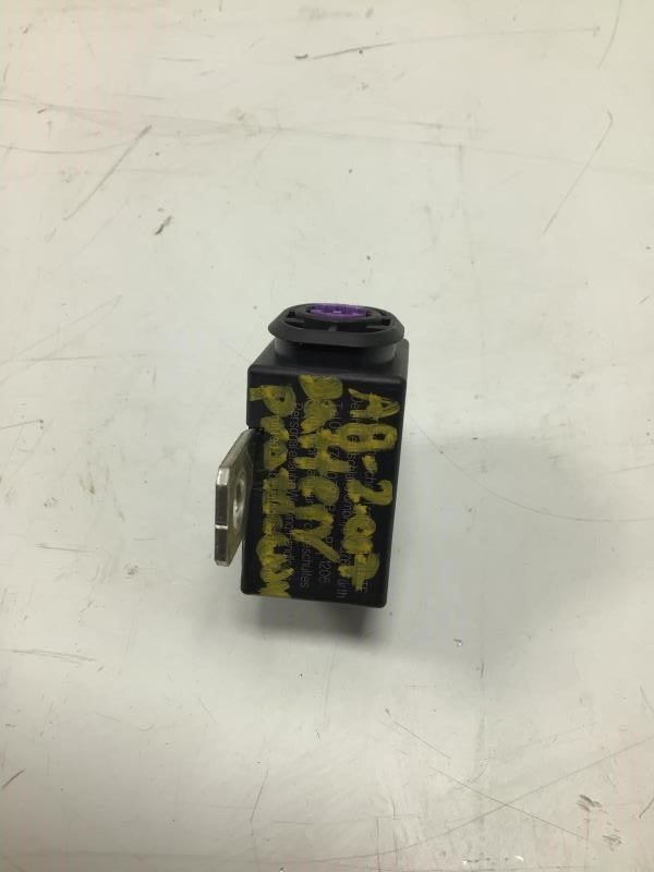 2007 AUDI A8 BATTERY TERMINAL FUSE PROTECTION MODULE OEM+