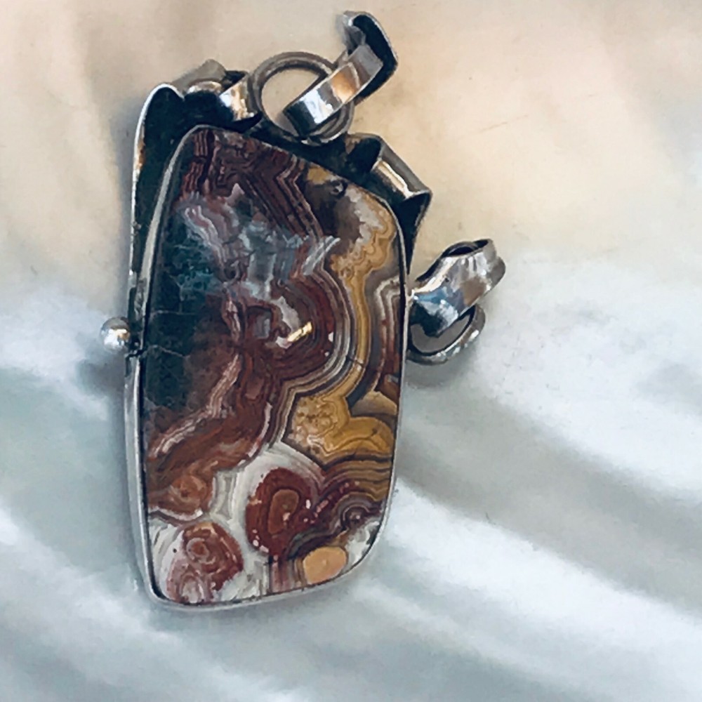 Estate E. Herrara Signed Reddish Brown Black & White Agate Stone in Curled Silve