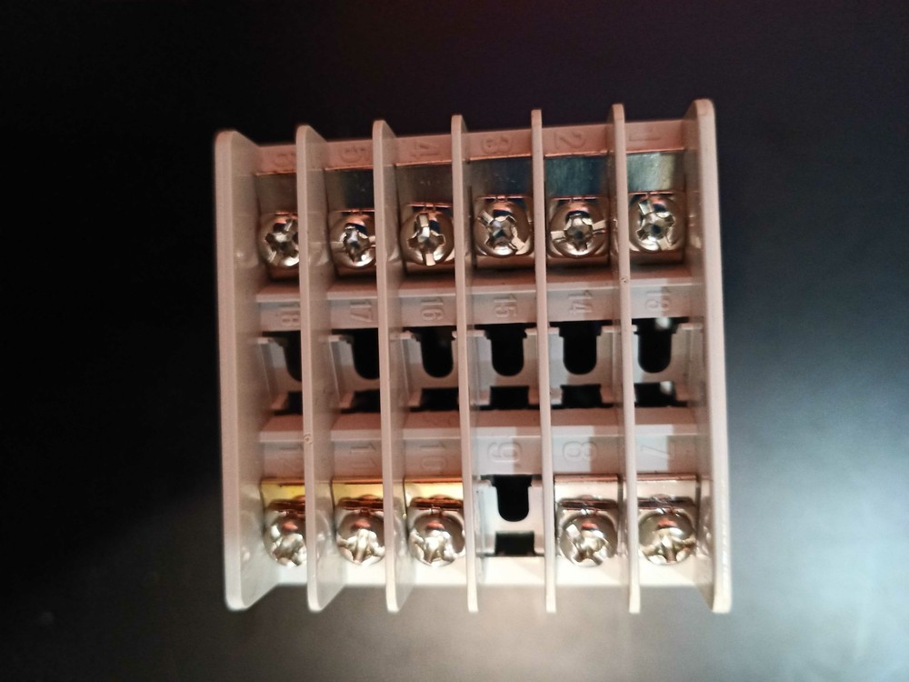 1PC NEW thermostat TC4S