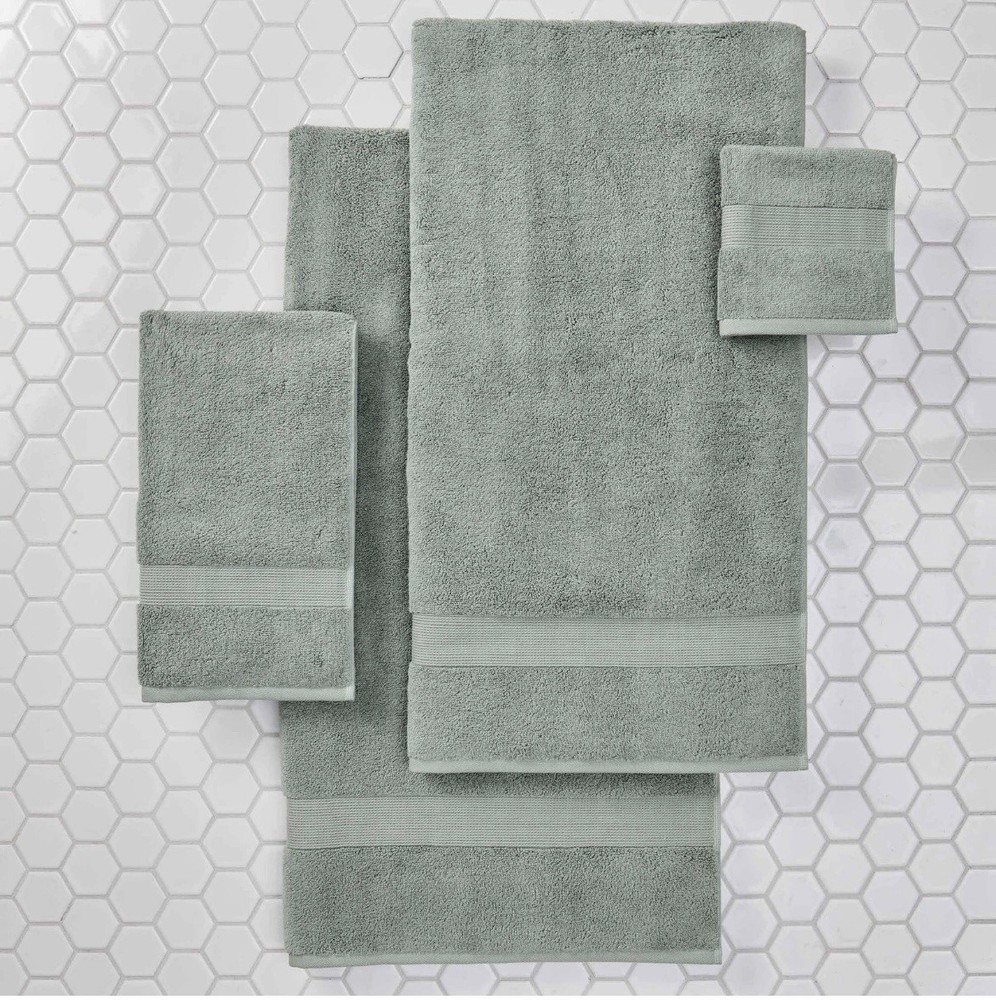 Better Homes & Gardens Signature Soft Solid Bath Towel, Green River