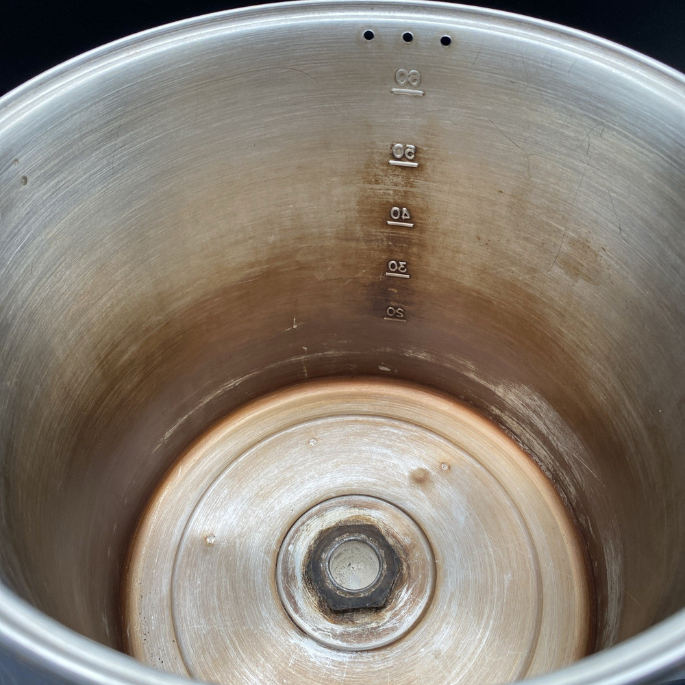 Delonghi Ultimate Coffee Urn DCU62 20-60 Cup/ Broken Level Indicator/Powers On