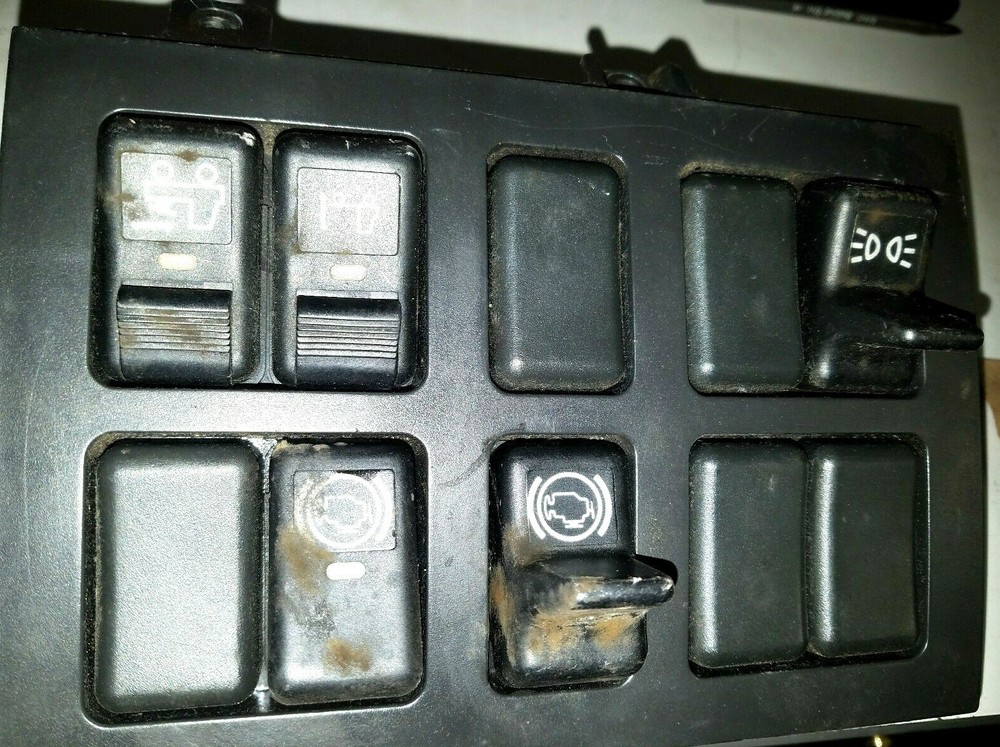 VOLVO DASH SWITCH PANEL 3175601