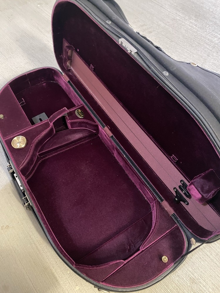 Bobelock Half Moon 3/4 Violin Case, Wine Velvet Interior