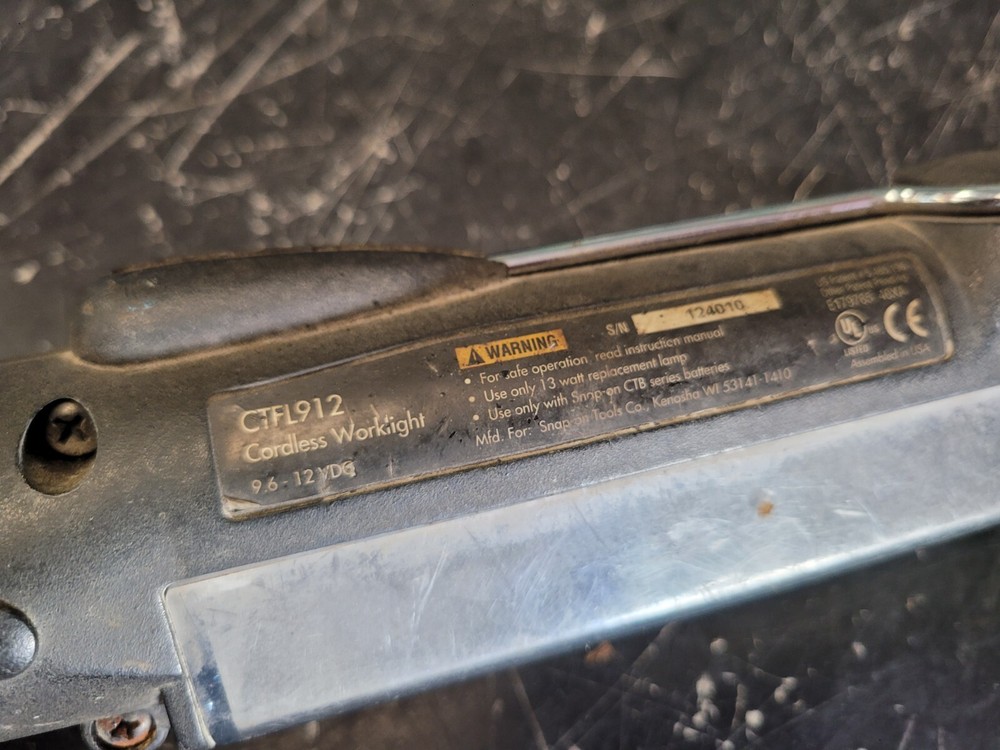 Snap-On CTFL912 9.6-12VDC Cordless Worklight Tool Only Untested