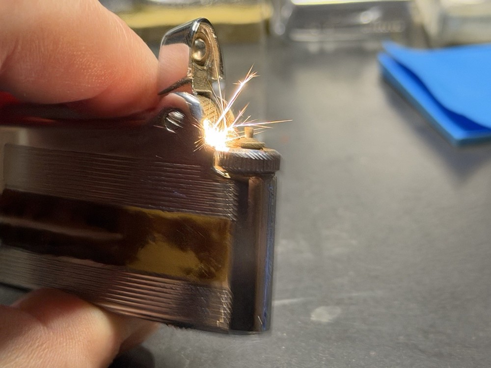 Vintage Ronson Varaflame Adonis / SPARKS