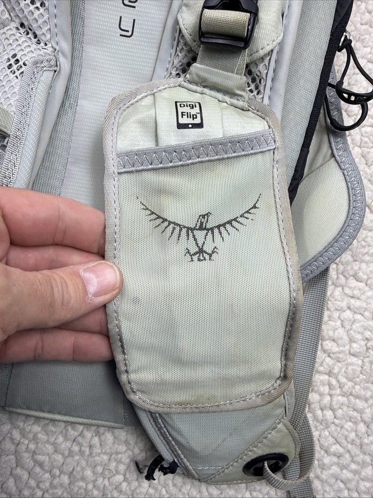 Osprey Rev 1.5 hydration pack in Grey Without Bladder