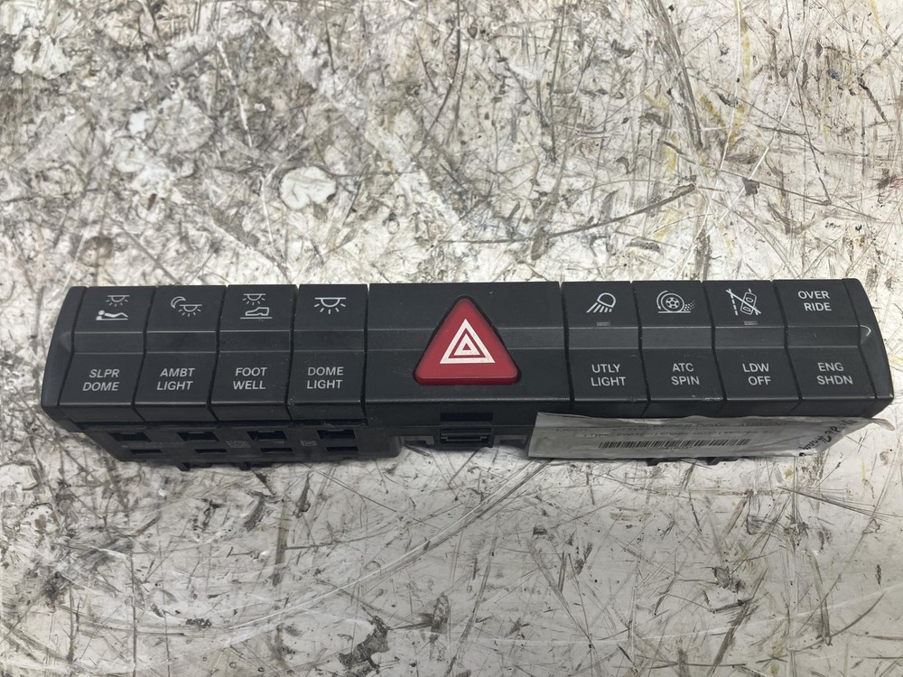 2018-2026 Freightliner CASCADIA SWITCH Dash Panel - Used