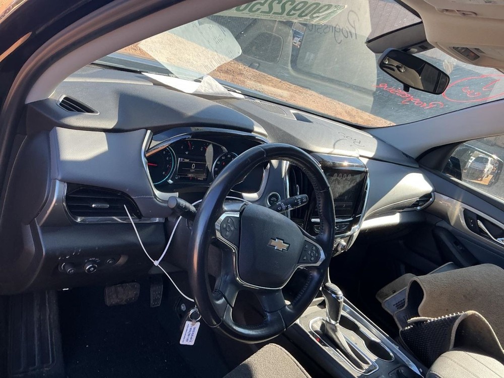 TRAVERSE 2018 Glove Box 4928972