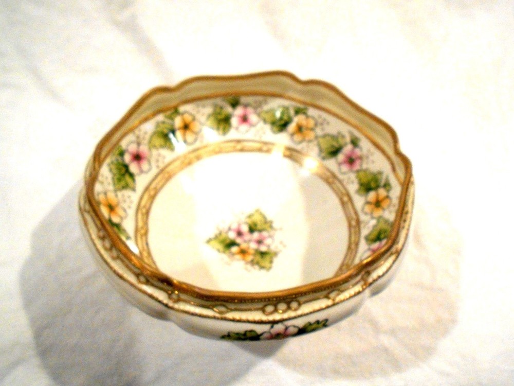 Nippon Porcelain 7 1/2 3-footed bowl