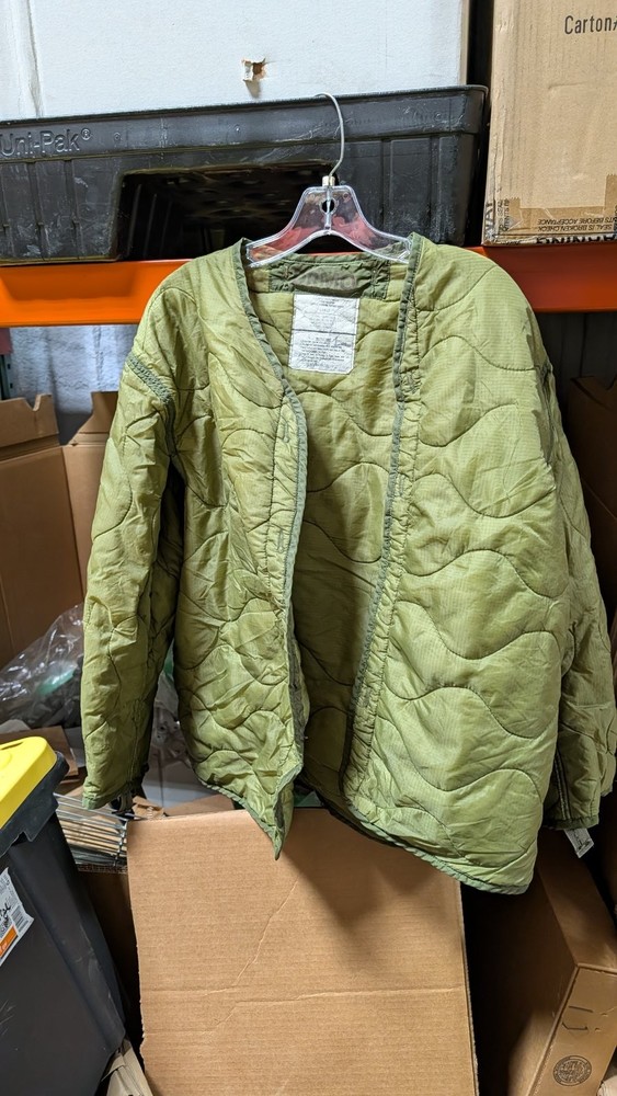 Military Issue Green Quilted Liner Jacket Large