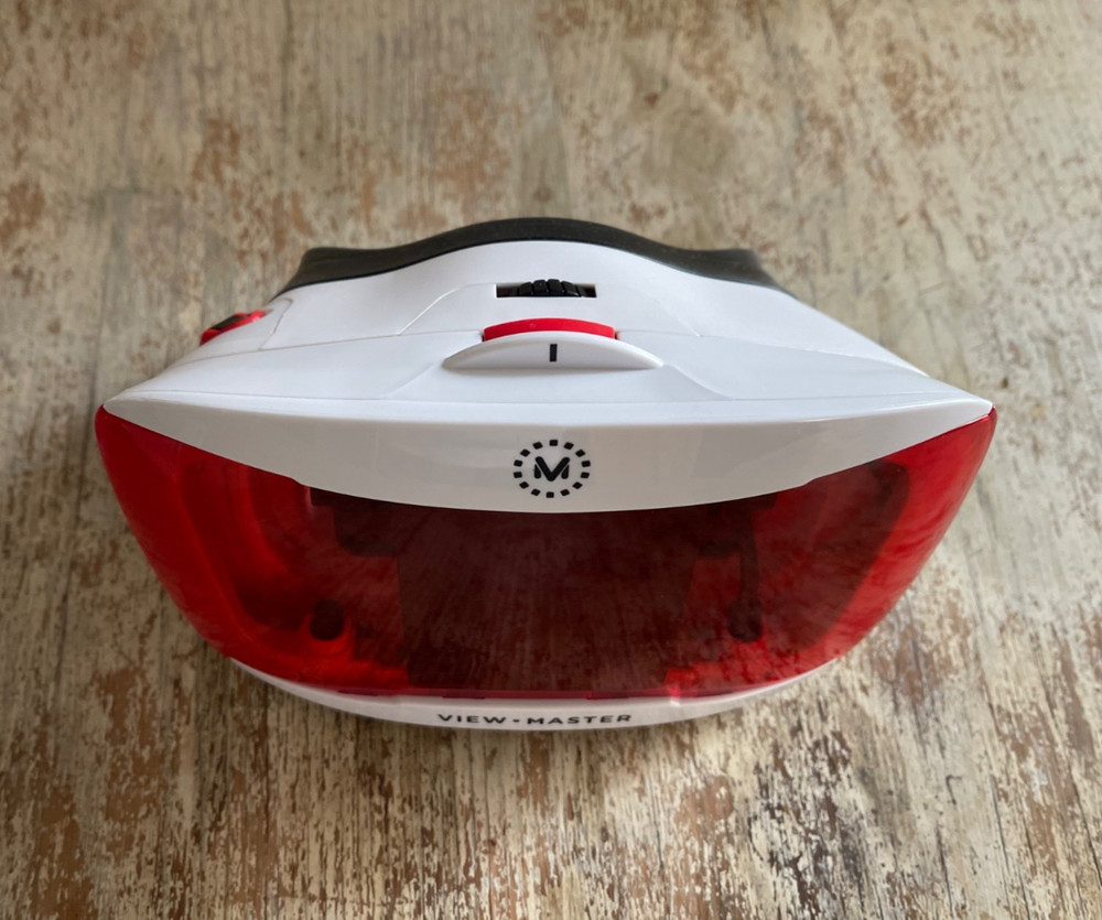 Mattel View Master Deluxe Virtual Reality VR Smartphone Viewer DTH61 Starter Set