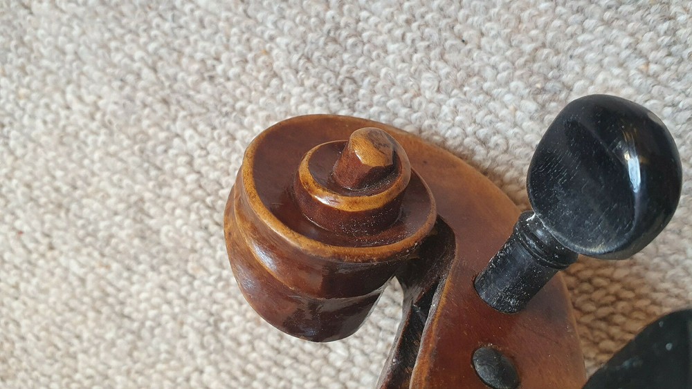 Beautiful old Viola, beautiful flamed