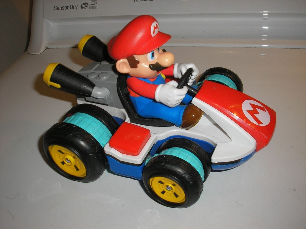 Jakks 2016 Plastic 8 3/8 Super Mario Remote Controlled NO CONTROLLER UNTESTED