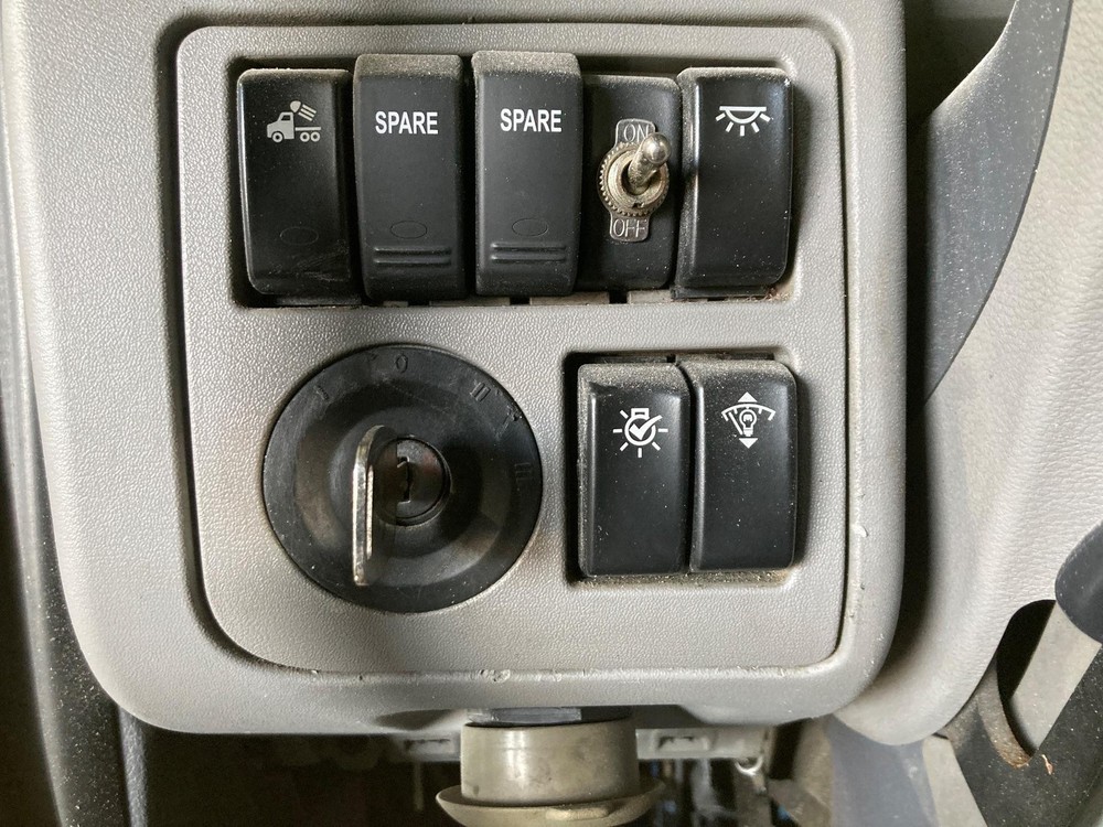 2013-2022 Peterbilt 579 IGNITION Dash Panel - Used