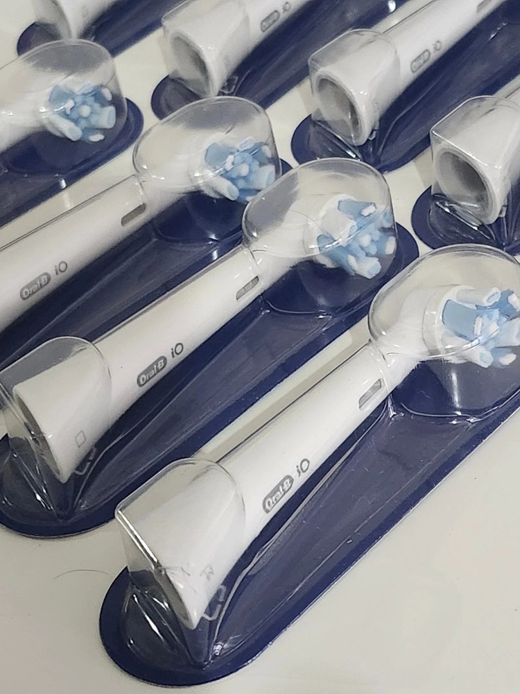 Oral-B iO Ultimate Clean Replacement Toothbrush Heads 9 Count White