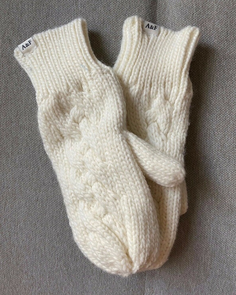 Abercrombie & Fitch Knit Mittens