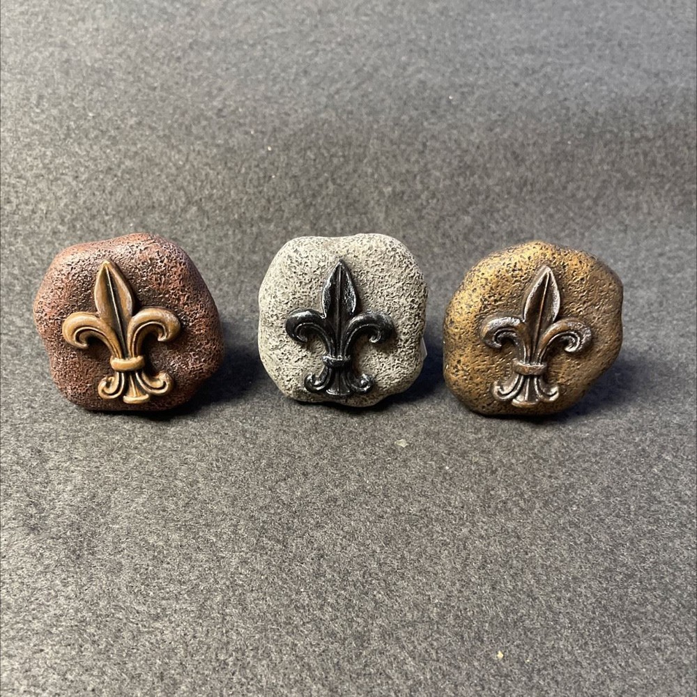(12-Pack) Assorted Faux Stone Fleur De Lis Knobs
