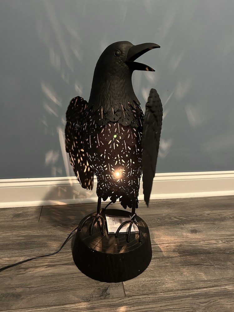 27” Tall Metal Crow Accent Light