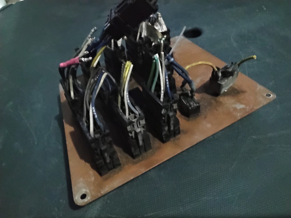 International 9400 SWITCH Dash Panel - Used