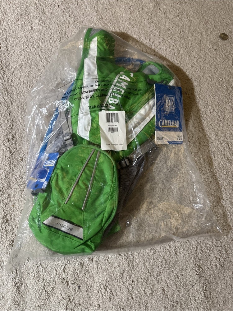 CamelBak Rogue Hydration Pack 70oz/2L Spring Grass Green Backpack Hiking New