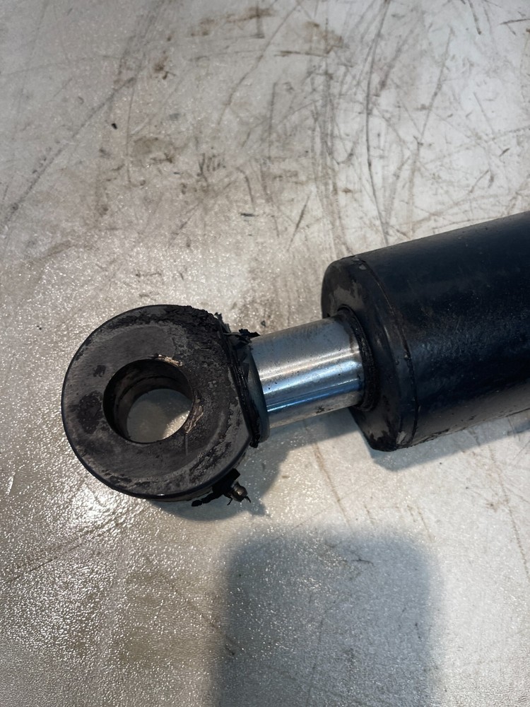 2008 Bobcat S300 Skid Steer Loader Lift Cylinder