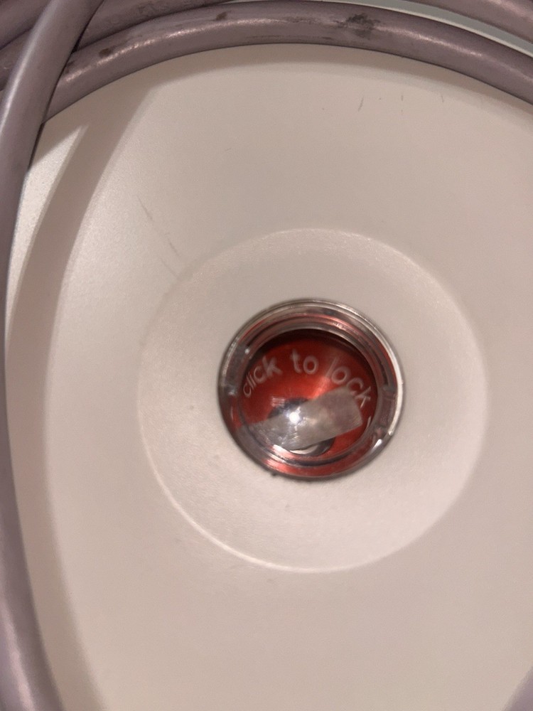 Eppendorf Centrifuge 5418 (LID ERROR)