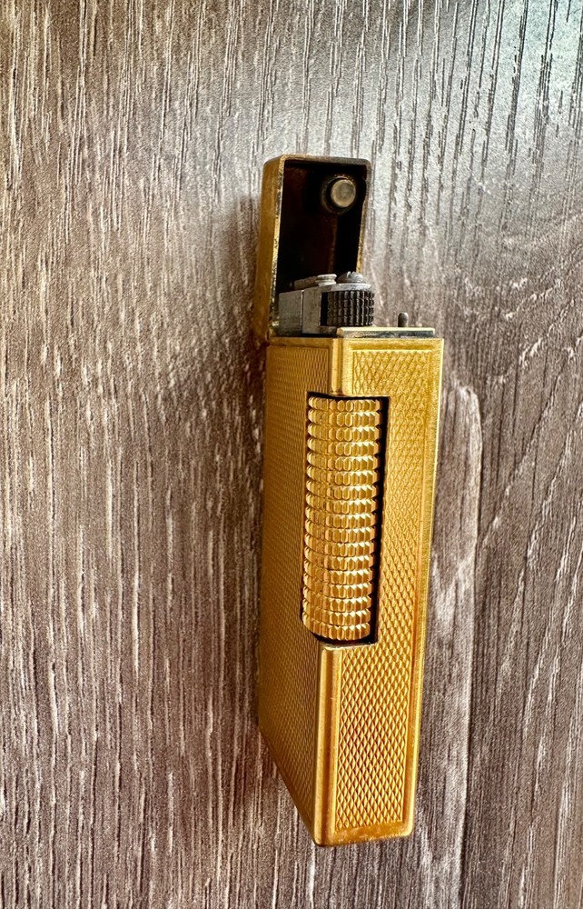 Vintage Dunhill lighter in original box Untested