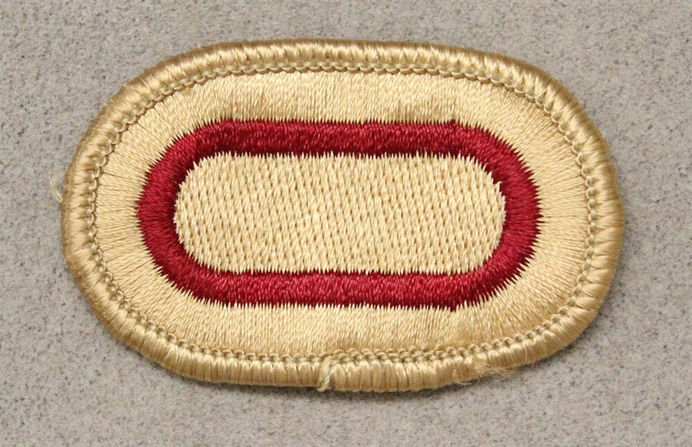 Airborne Oval Patch 865: 426th Forward Support Battalion - merrowed edge