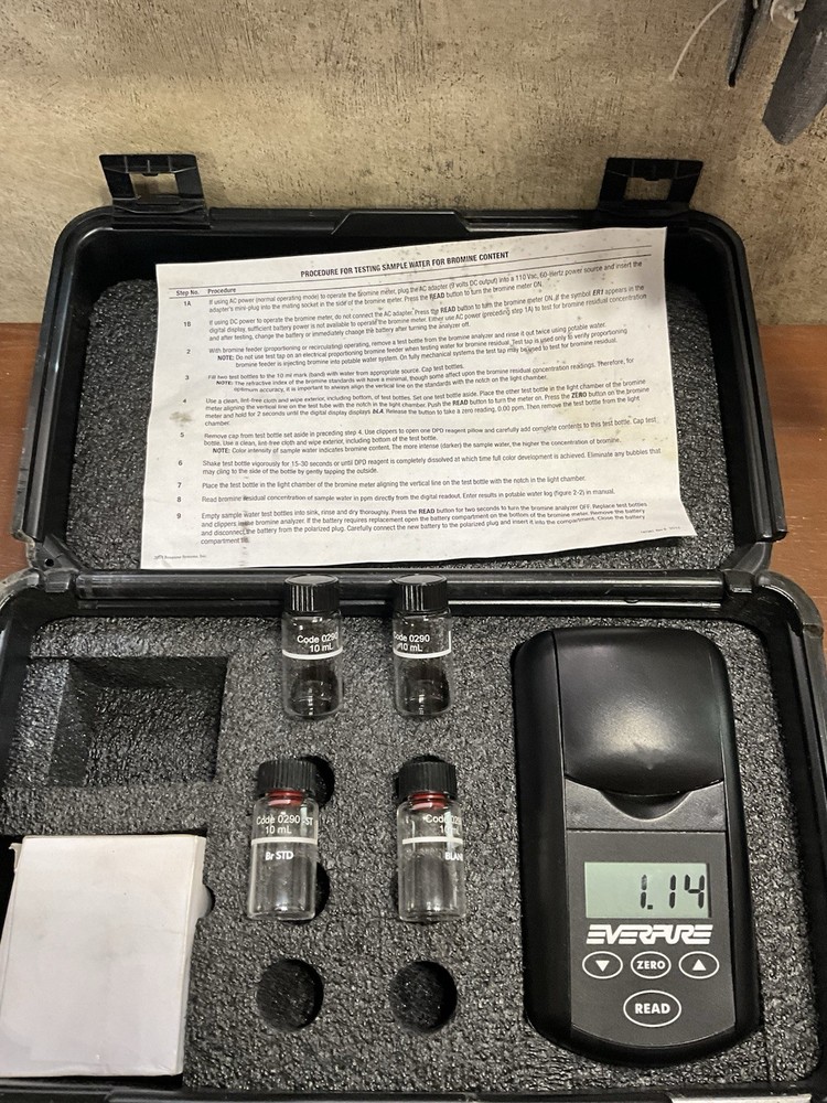 EVERPURE MODEL 1200 DIGITAL BROMINE ANALYZER KIT POWERS ON