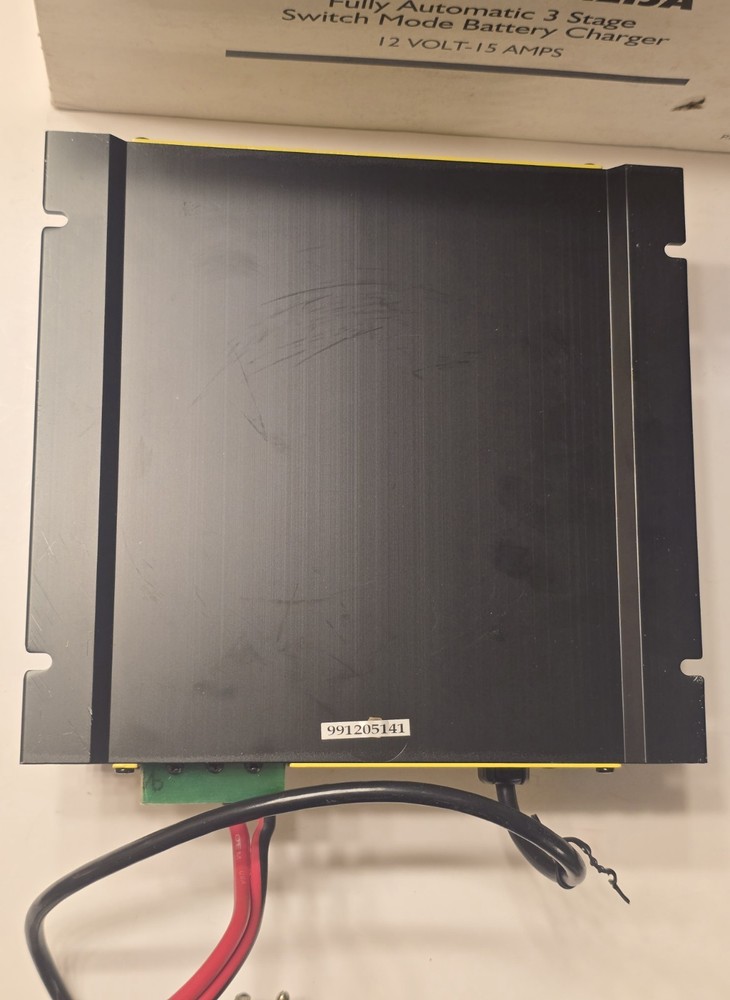 Samlex America SEC 1215A 12V 15A Fully Automatic 3 Stage Switch Mode Battery...