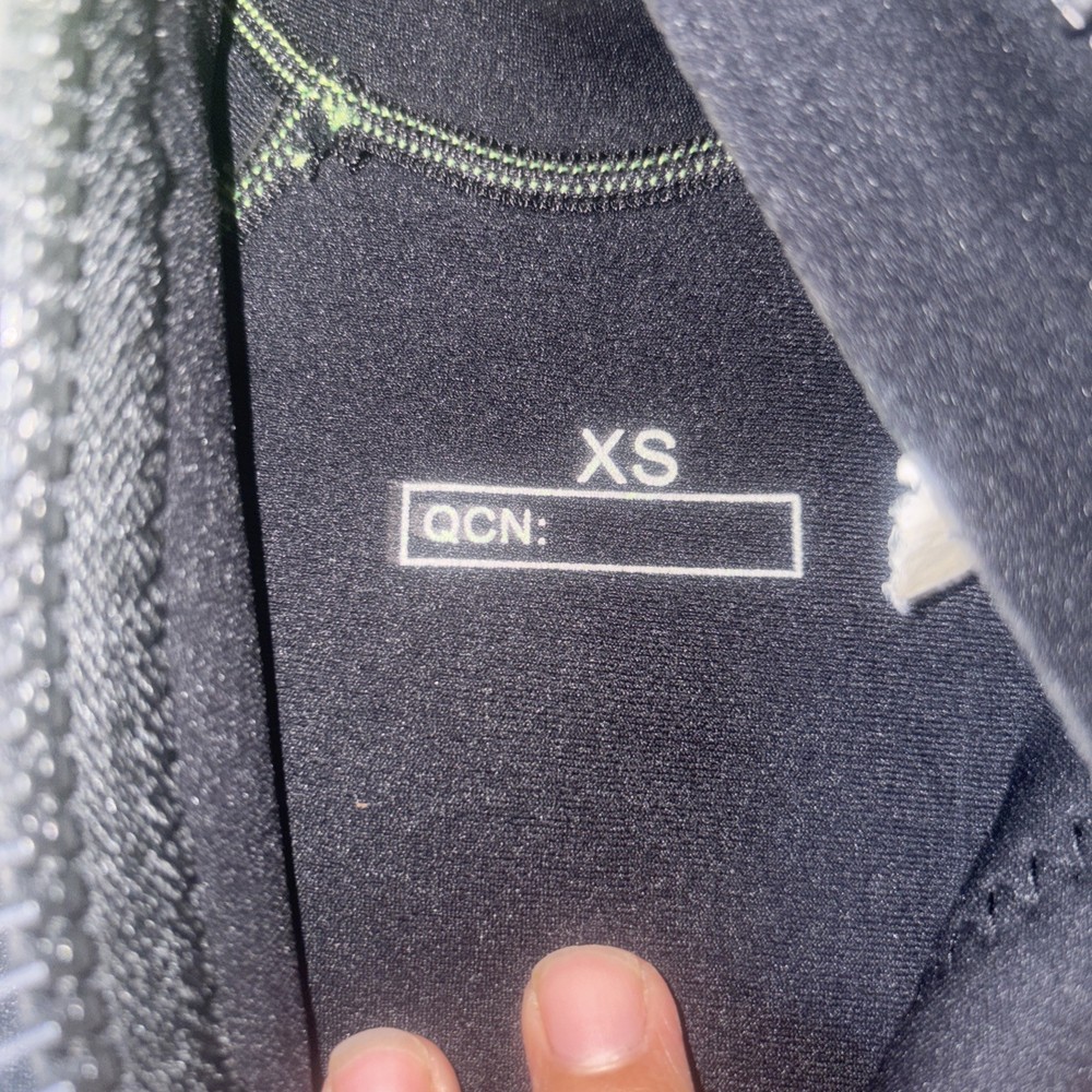 Deep See children wet suit size Xs EUC