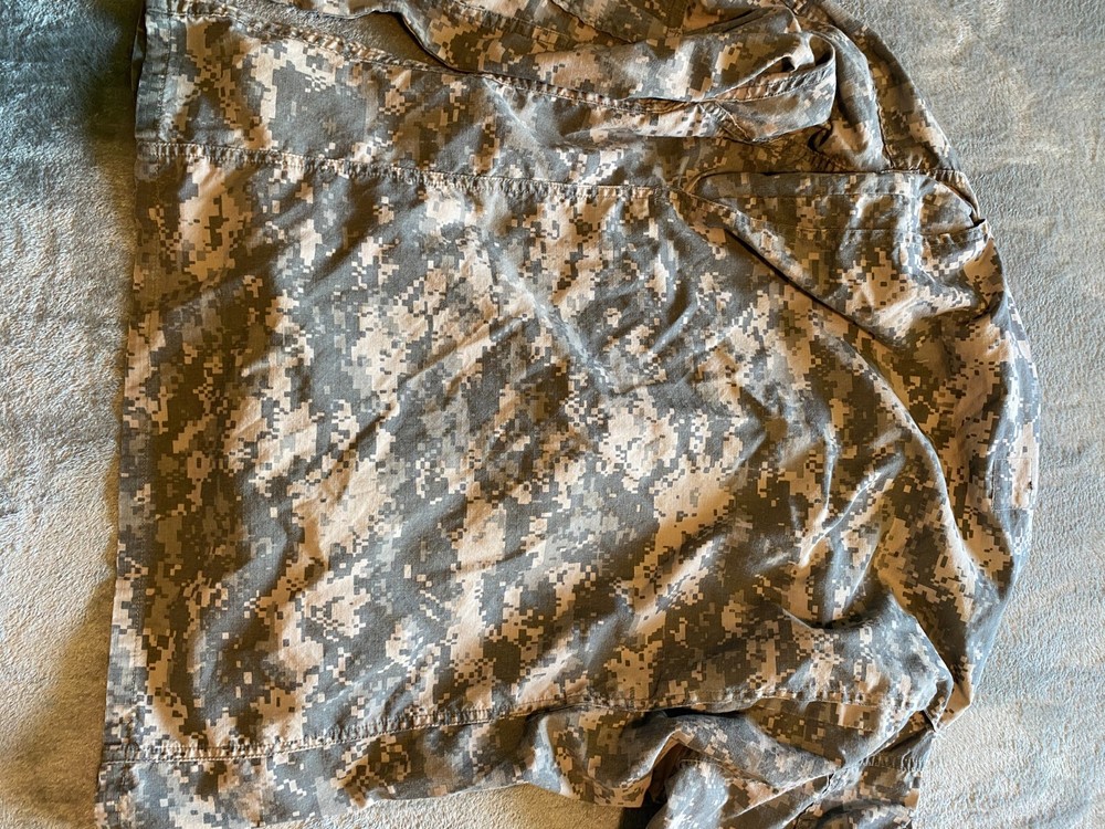 US Army Combat Uniform Coat MEDIUM REGULAR Flame Resistant Cargo ACU