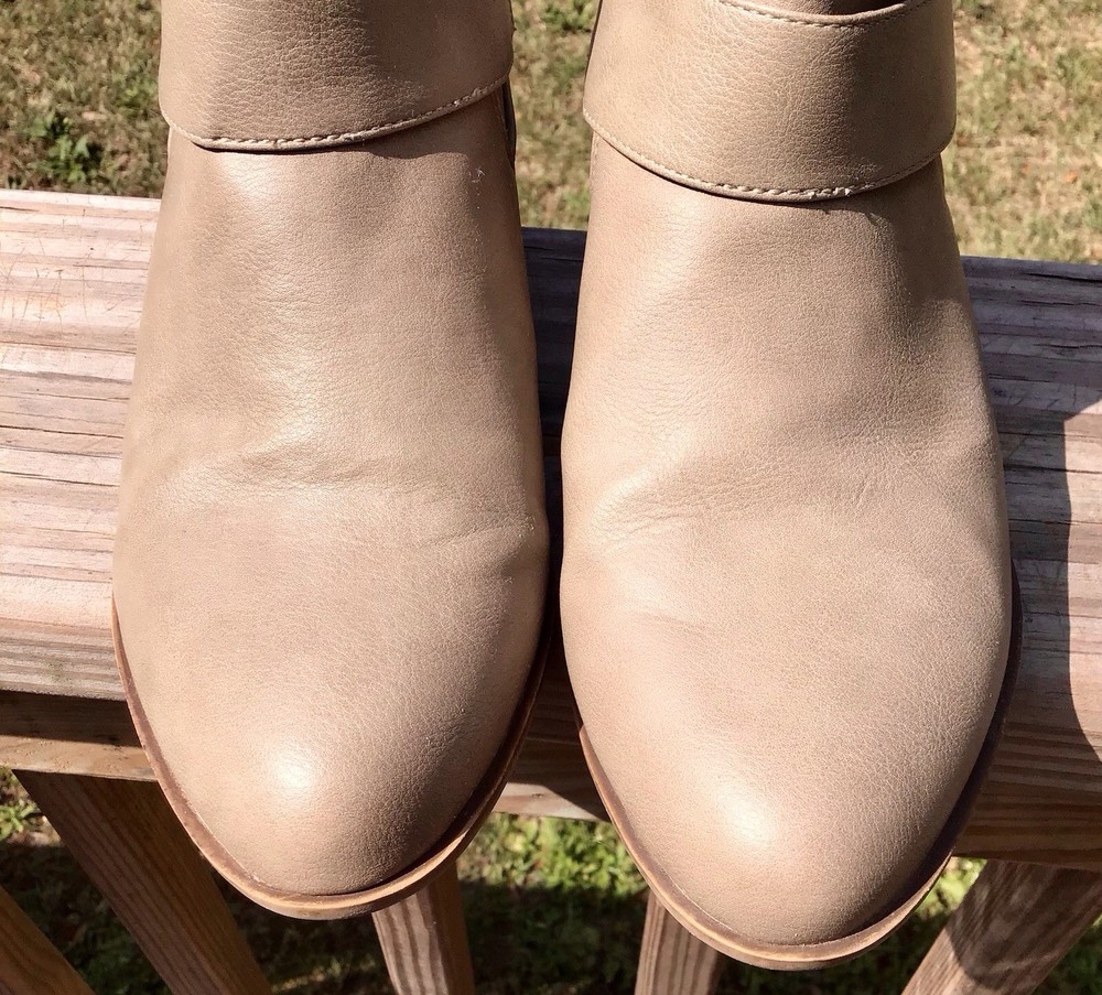 Life Stride Velocity Boots Size 7M