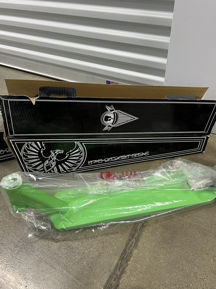 Phoenix Sequel Pro Scooter Deck - 21" x 4.75" (Flo Green)