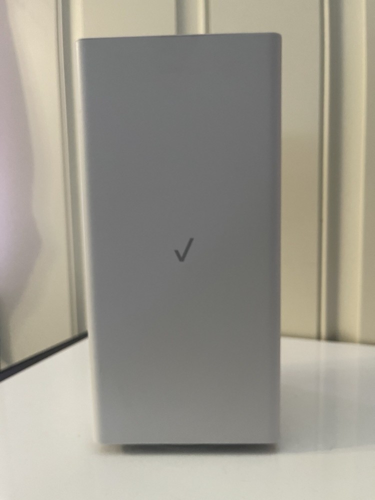 Verizon Router - CR1000B Router + Power Cable