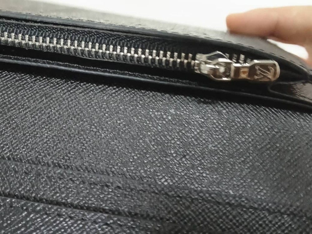 Louis Vuitton Monogram Eclipse Brazza Canvas Long Black Compact Wallet W/Box